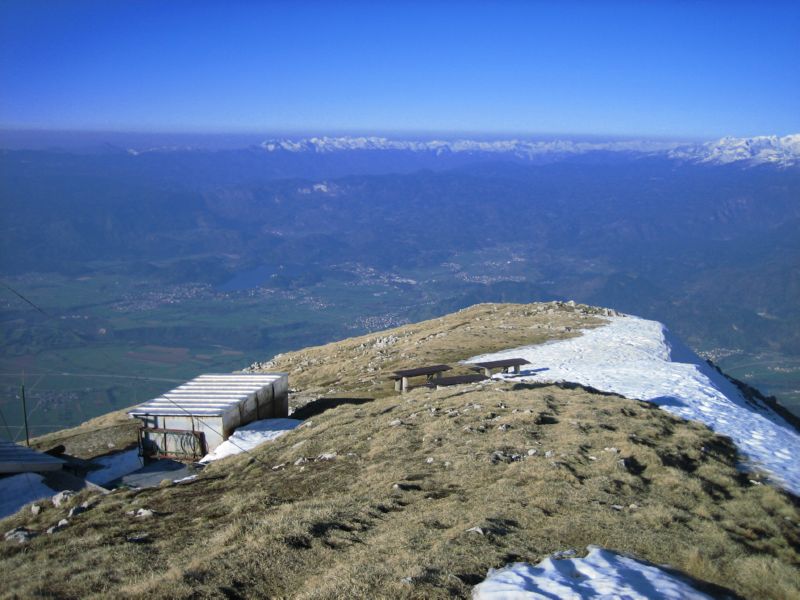2007-04-15 Stol (00) Hut near summit
